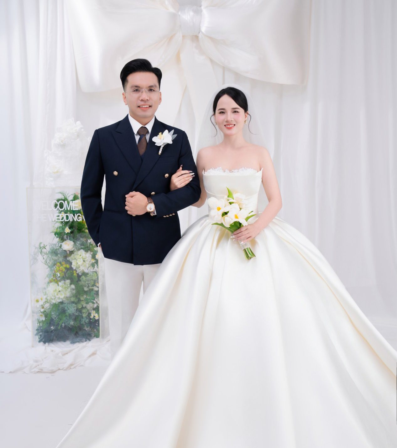 HOÀNG HỒNG & HỮU PHƯỚC